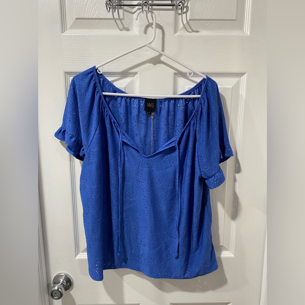 W5 women’s short sleeve, blue eyelet blouse, NWT , size L